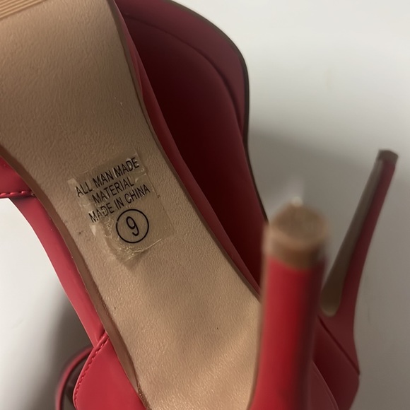 RED DIVA HEEL SZ 9 LIKE NEW - Picture 4 of 7